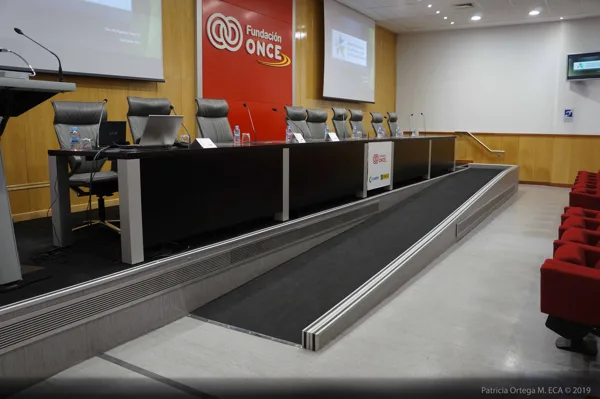 Auditorio accesible en sede de Fundación ONCE